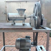 للبيع  مكينه ثرم ترهم لحم وفلافل كامله مكمله بدون اي نقص  سعر ٢٨٠ بي م...