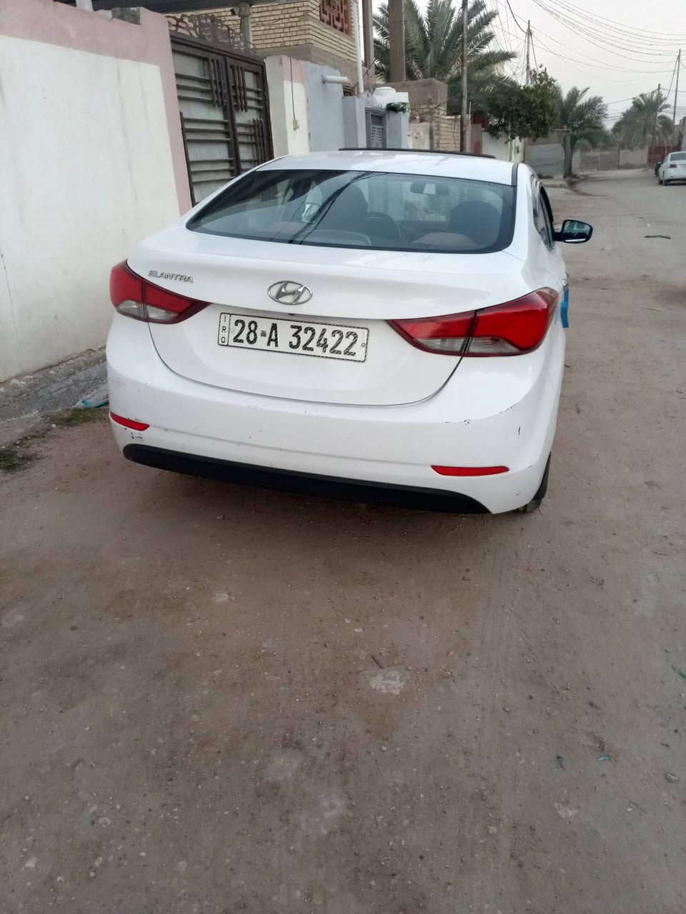 النترا للبيع  فقط موديل 2015 لاصبغ ولاتبديل بيها بارد قليل صوب العبري محرك 1800 تبريد خلفي سياره حلوه تخم تاير وحداديه جديده السعر 120 بيها مجال مكاني المناذره للاستفسار الاتصال على الرقم ***********
