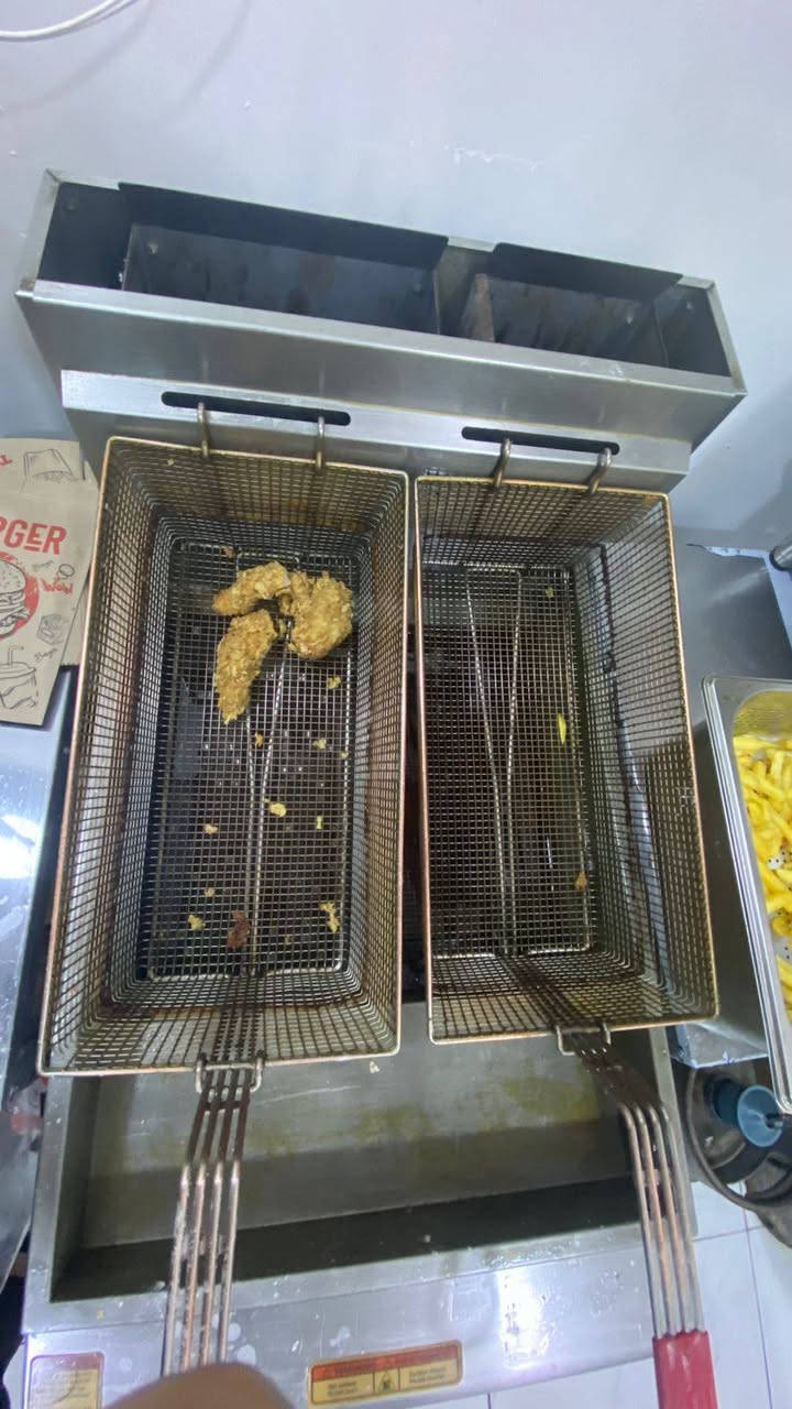 ‏سلام عليكم
 عندي قلاية مال كنتاكي هم مشتغل شي قليل الاستفسار الاتصال على هلا رقم ***********6
