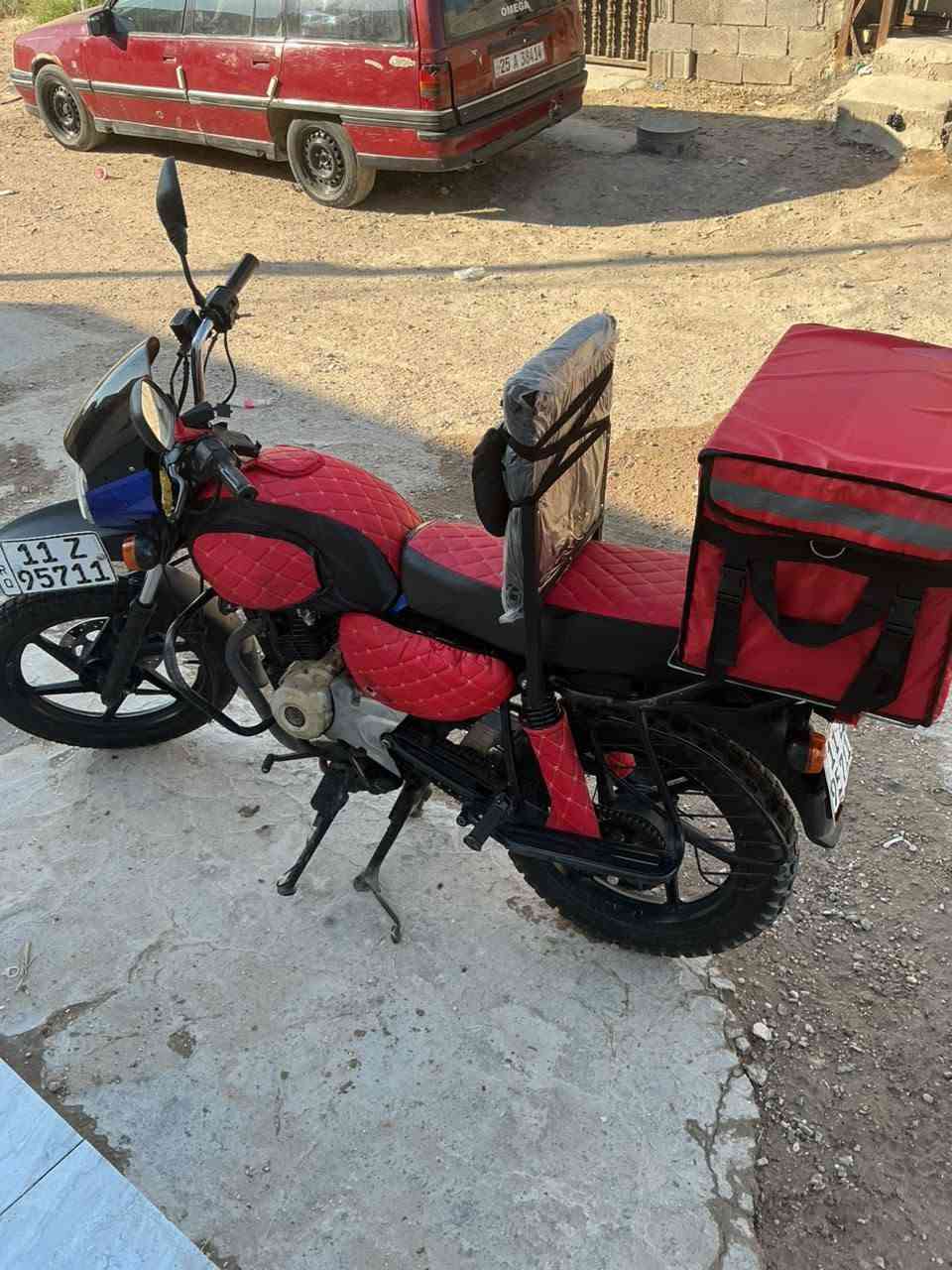 بوكسر موديل 23 شهر 11 نضيفه كلش ومحركها نضيف رايدها ب2100 وبيها مجال بسيط مكاني الغزالية بغداد .📞***********
