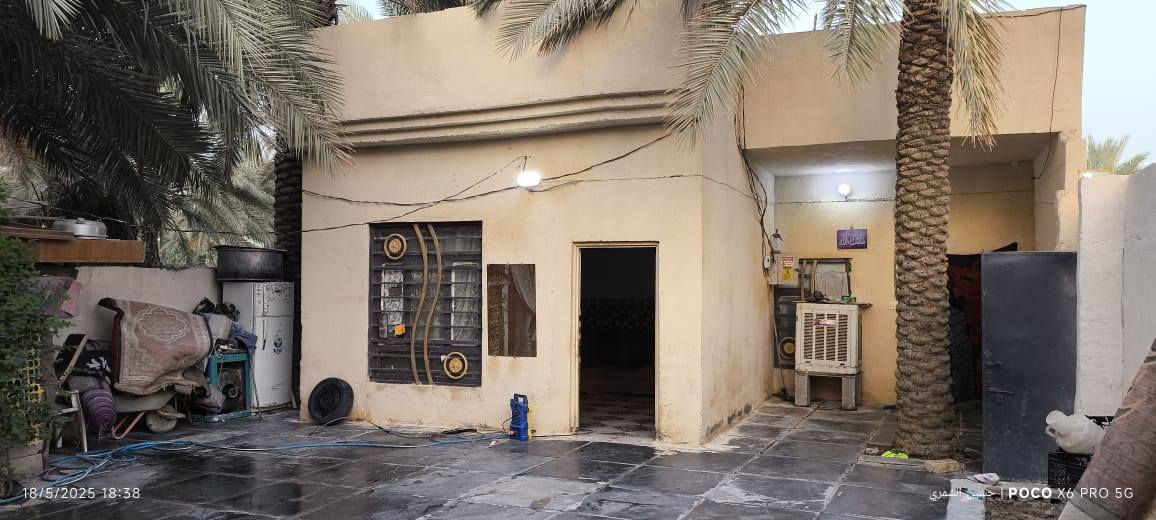 السلام عليكم بيت للبيع مساحه 200 واقع حال 240 بيتجاهزللسكن اينقصمابي يتكون من غرفتين وصاله ومضيف ومطبخ حمامات ثنين + تواليت عقد زراعي 25 طريق بغداد عمود 52 ونزل كيلو يبعد عن الامام الحسين عليه السلام 6 كيلو منطقه خدميه ماء كهرباء سعر وباقي *********** التفاصيل اتصل
