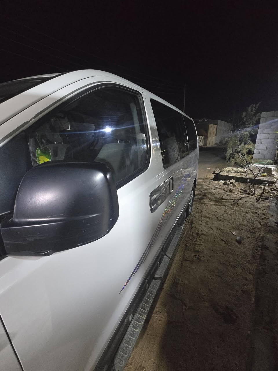 سلام عليكم سياره ستاركس للبيع موديل ١٦ معلايه ٢٢ بيه خط من تنومه المحطه ابن عمر  سياره كفاله عامه  ***********
