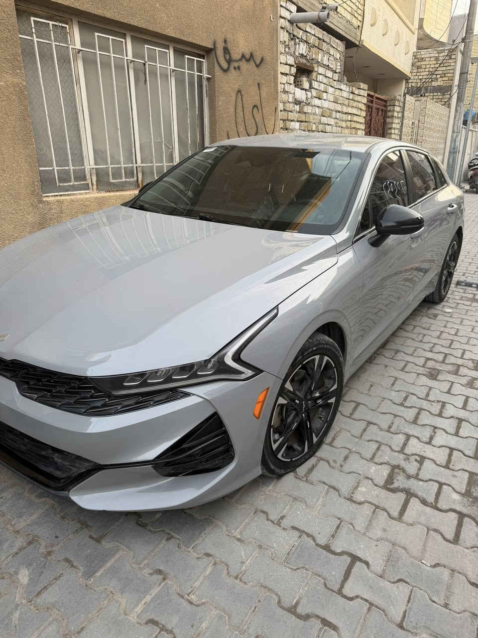 سلام عليكم K5 2024 ماشيه 52 ألف الحادث موضح بل صور السياره بأسمي جاهزه السعر 155 ورقه مكاني بغداد الحريه رقم ***********
