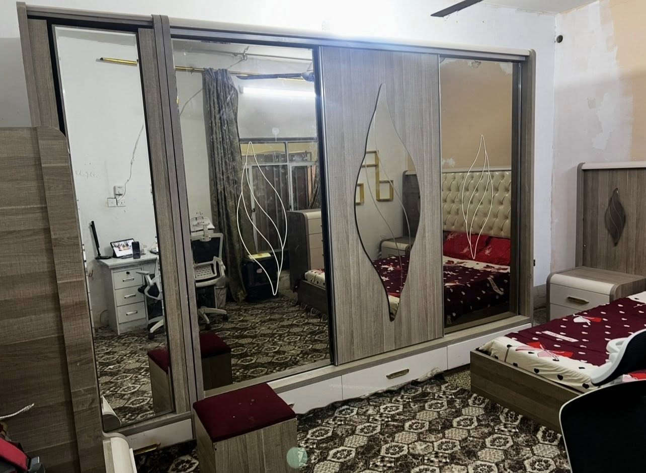 غرفة نوم تركية مستخدمة نضيفة  9 قطع وسرير مخزن مع دوشك وقاصة داخليه
فقط ميز تواليت نقص 
السعر 500 
العنوان ؛ بغداد الكريعات شارع الكويتي 
***********
للحجز واتساب
