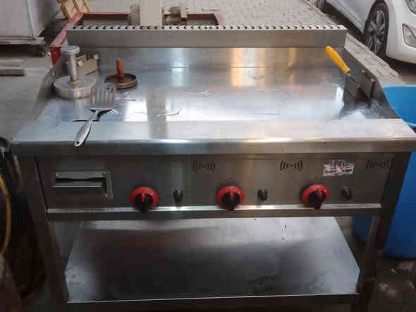 كريل برگر صالون استعمال شهر او اقل
السعر 550 الف قفل 
***********

الجعيفر قرب نادي الزوراء
