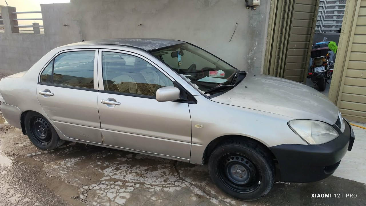 السلام عليكم ورحمة الله وبركاته
للبيع سيارة لانسر موديل ٢٠١٠
رقم قادسية انكليزي بأسمي مداور مباشر
سيارة دواخلها كلش حلوة ومدوشمة وجاهزه وشاشة بيها تبريد ثلج
 فقط شكلها الخارج موضح كدامكم جاردة السيارة ومخليلها فابلون وضربتها موضحة كدامكم بالسونار 
سيارة حداديتها كامله مكينه مبدله جديدة من اشتريتها 
السعر ٧٥ وبيها مجال قليل 
للاتصال ***********
