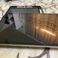 آيباد ٩ • ٦٤ • صندوق وشاحن اصلي