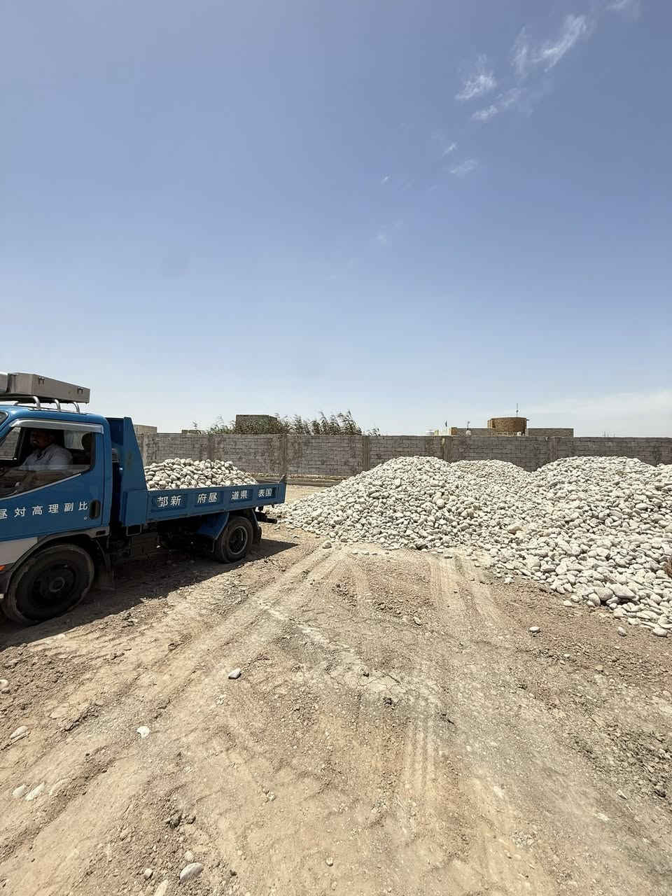 جلمود درجة اولى. 

متوفر بكميات مفتوحة 

اسعار جملة 

للاستفسار الاتصال عل الارقام التاليه

 ***********📞واتساب صلاح
***********

***********📞واتساب عبد الله
***********
