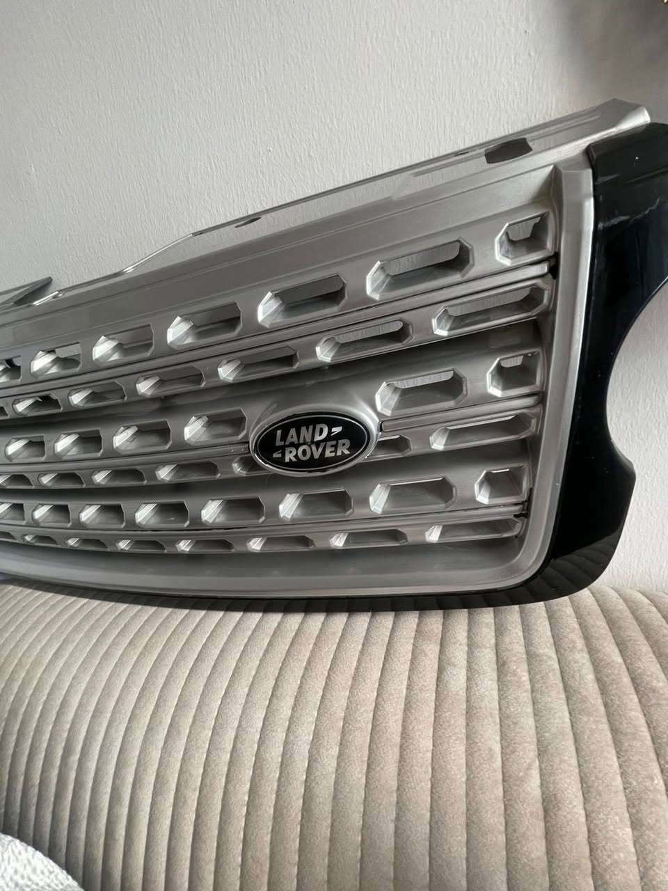 شباك رانج روفر 2013 /2014  نظيف كلش لبيع اي استفسار 
***********
