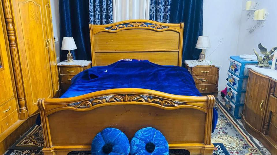 جرباية وميز مرايا فقط خشب قوي بدون اي ضرر 175 بغداد مدينة الصدر ***********
