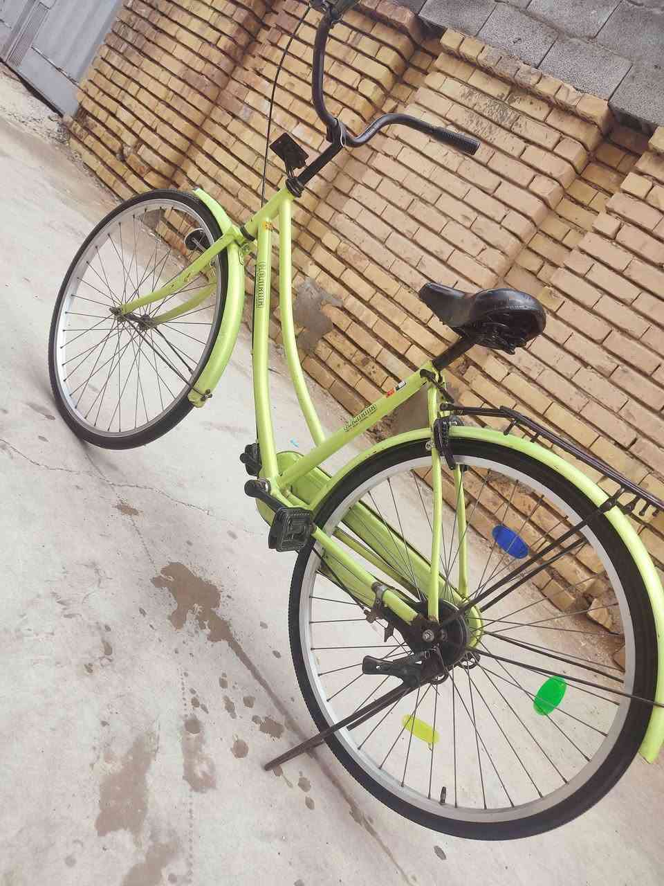 السلام عليكم باسكل للبيع لون تفاحي حجم 26 المكان واسط نعمانيه نضافة 💯 السعر خاص او ***********
