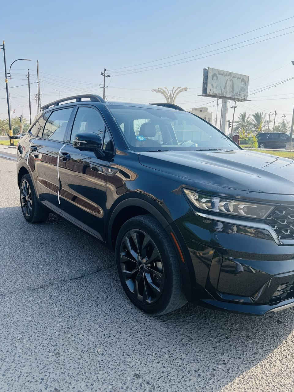 سلام عليكم
كياا سورنتوو موديل 2023 لون اسود
السياره فول مواصفات داخل ملكي لون مشمشي 
السياره فور ويل مكينه 4 سلندر تيربوو 
كير 8 نمر 
فول 1 /1  
بصمه تشغيل عن بعد 
تحكم ستيرن تحكم ذاتي بنراماا طويله قطعتين 
ويل كب بلادي 20 
سياره وارد امريكي تبدل مدكر فقط اصلي 
السياره مشاياا 48 ميل السياره بسمي 
الرقم نكليزي تحويل ثاني يوم علمن السياره دخول 2025 السعر 275 وبيهه مجال قليل *********** مكاني بصره حي المهندسين
