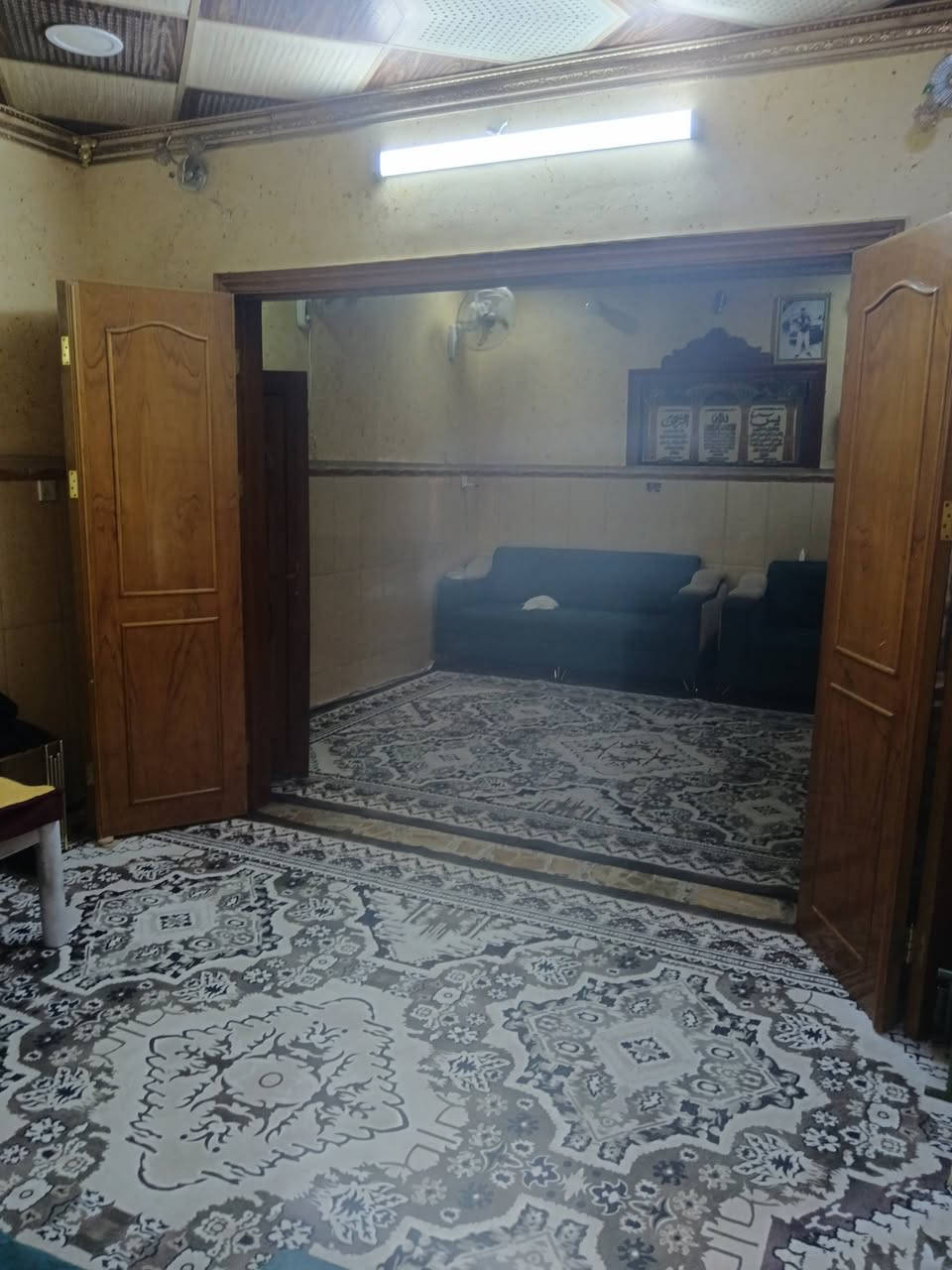 دار للبيع بدايت شارع سيد جوه قرب مجسر ونفق العباس طابو بستنه ١٠٠ م طابق ونص بناء نضيف يبعد عن الحرم ١٠ دقايق مشي مو اكثر مركز المدينه طبعآ يصلح سكن او حسينه السعر ٢٥٠
***********
