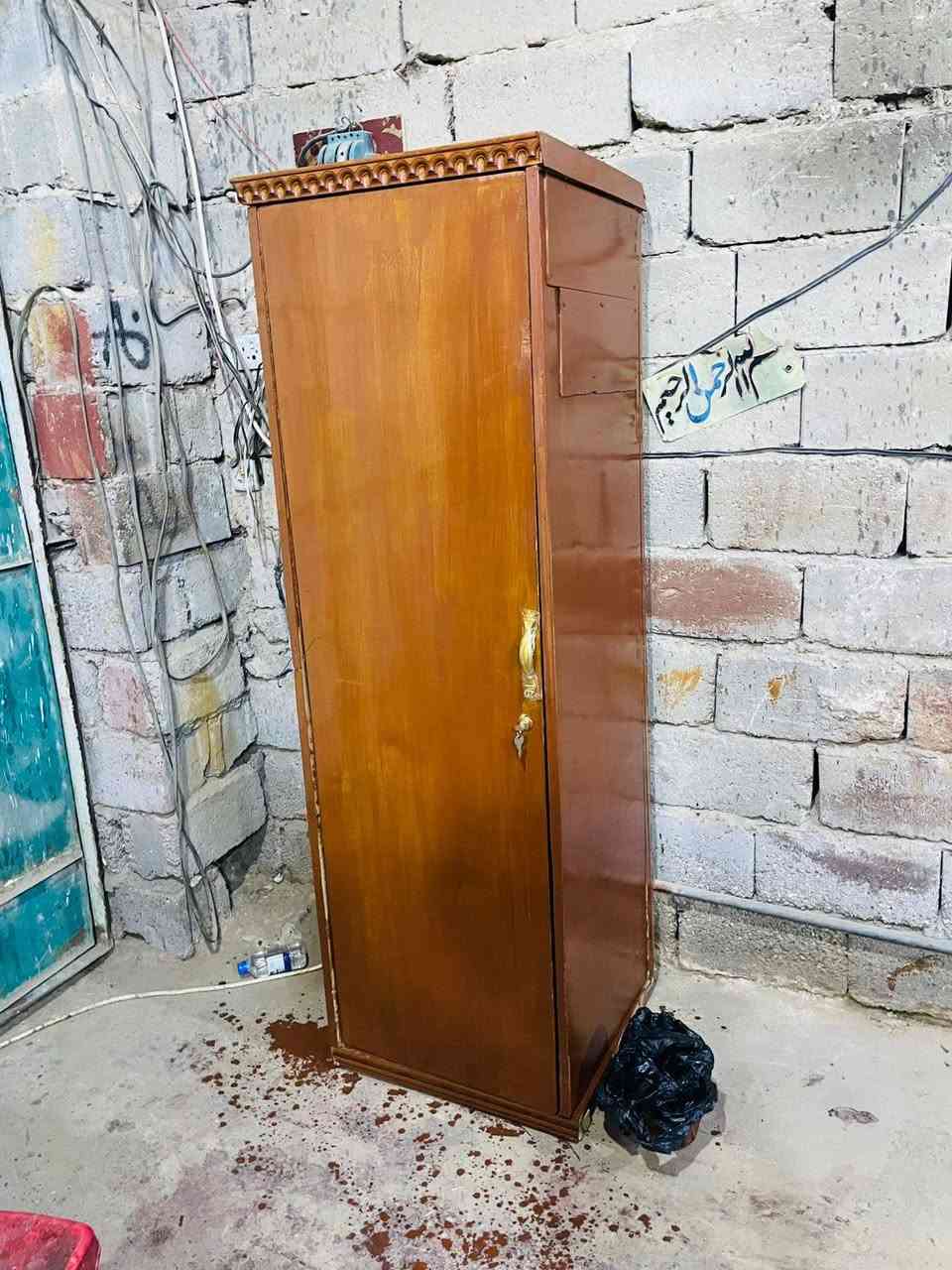 كناتير 3بوب حطاطة عدد 2سعر الواحد190الف
كنتور بابين السعر 80الف
كنتور باب واحد السعر 50الف
بوفيات متر و 85سنتم عند 2سعر الواحد 100الف
بوفية 3مترات ونص حطاطة السعر 150الف
العنوان التاميم القادسية الاولى شارع المشاتل 
للأستفسار***********
