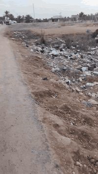 قطعه سكنيه
شارع الكطع على التبليط مباشرةً 
قريب مدير الناحيه 
قريبه على شارع الجدول الرئيسي
المساحة ٢٠٠ متر 
***********
