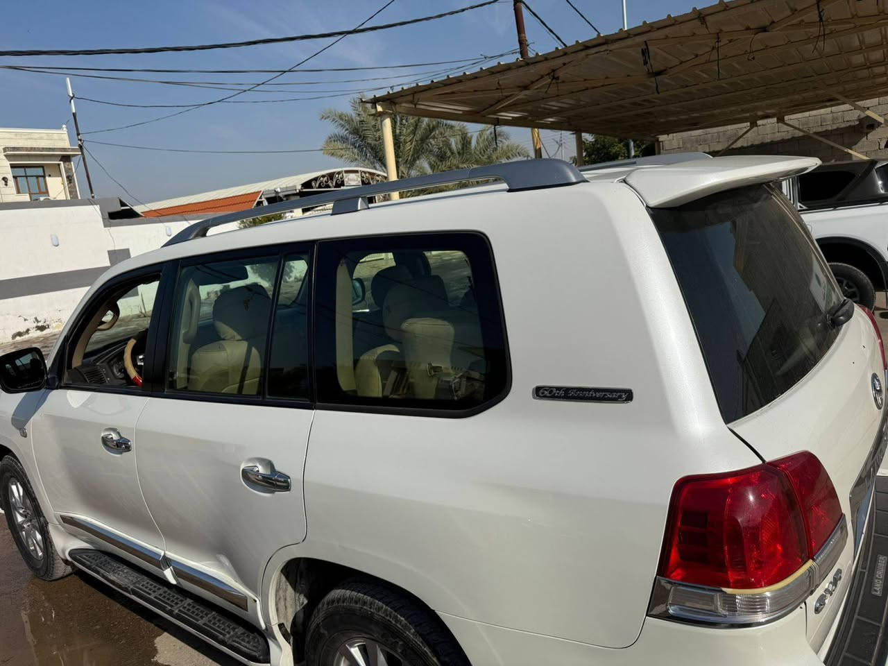 لاندكروز 2011ستينية ضرر باب خلفي ورة السايق شوية بية صبغ محرك ٦ سلندر سيارة نضيفة مواصفات فتحة سقف كشنات كهرباء شاشة وكامرة داخل بيجي السعر ٣ شدات وعشرين الاستفسار الاتصال ع الرقم ‎0771 703 4563..مكان سيارة ديالى..
