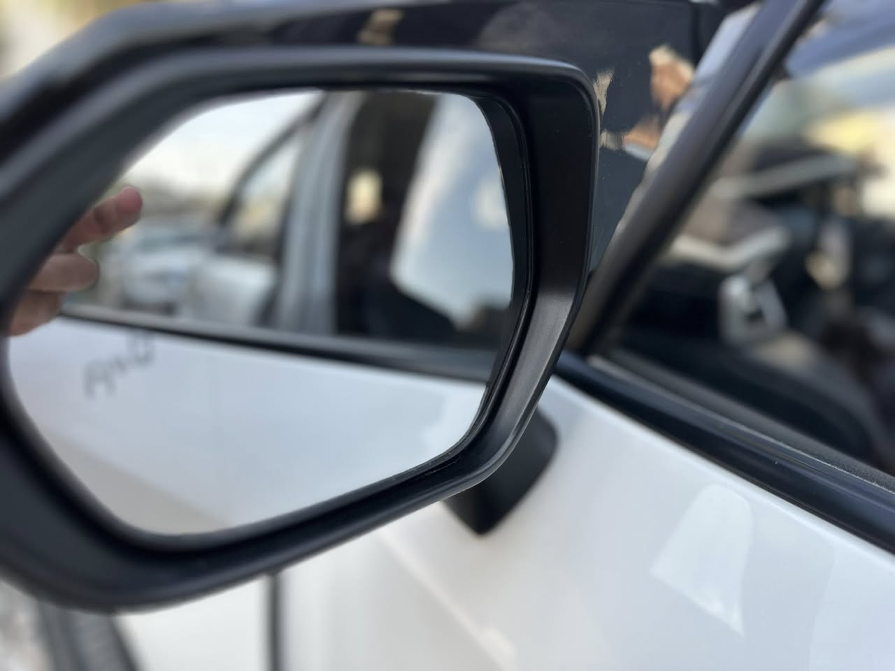 كورلا 2024   شكل خليجي هايبرد مكينه 1800 علامه سوده HEV   شحن ذاتي    مكفوله كفاله عامه  رقم بغداد بغداد اب اسمي
‎المواصفات 
مكينه 1800 هايبرد شحن ذاتي 
سلايت 
ماشيه ٣٢ الف 
كراسي جلد اصلي+ دركة جلد وحياكه  
رادار + تحديد مسار طريق + قيادة ذاتيه 
قرائة علامات الطريق المرورية
بصمة تشغيل + دخول ذكي  يدة الباب
هاندر بريك بصمة + اوتو هولد 
 بطاين بوب حياكه  مطرز 
كيجات ديجتل 
شاشه مسجل +تبريد بيانو + كامره خلفيه دوارة + كار بلي 
تبريد قطعتين 
لايت زينون عالي ناصي + بروجكتر لد زينون + لد صباحي زينون+ بكلايت لد 
 حساس اطار + حساس مطر + حساس لايت داينمك عالي ناصي اوتو 
ايفو مود + مود درايف + مانع انزلاق 
تحكم  الستيرن كامل مع كروس سرعه
 ايرباك عدد 10
ويل كب  حجم 16 
نقطة عمياء 
تقفل أبواب عند المشي 
***********

مكانه بغداد  شهداء البياع/سعر 152
