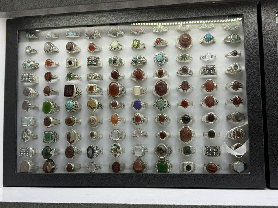 للبيع مجموعه عددهن ٤٠٠ صياغات يدويه بيهن ثقيل وسط سعر القطعه 45 الف للاستفسار ***********
