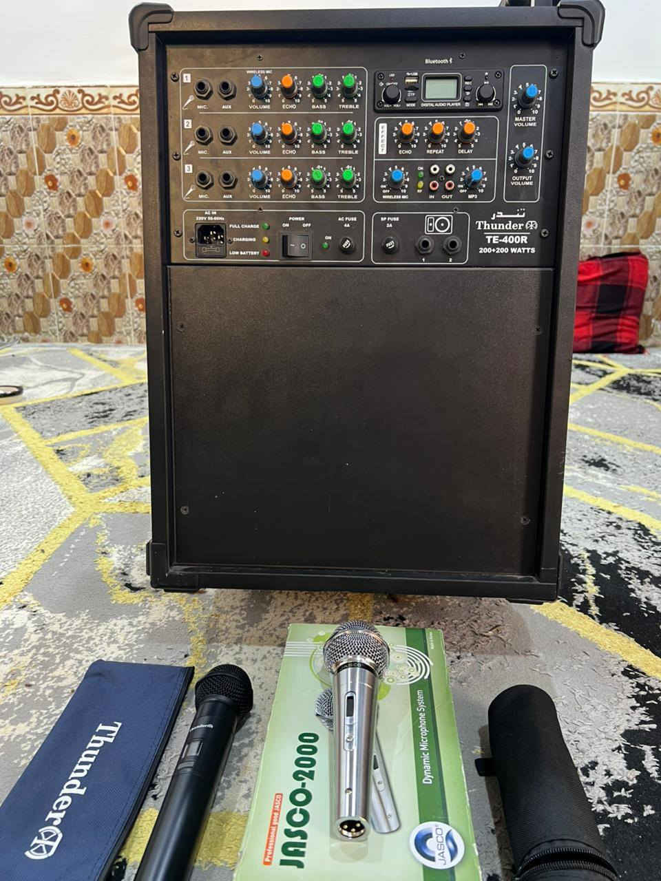 جهاز تندر شحن TE-400R مستخدم 10 أيام فقط وبدون تايرات مع كامل ملحقاته ، وكذلك معه مايك جيسكو 2000 الأصلي ، والتفاصيل موضحة في الصورة ، السعر 450 الف وبي مجال وخادم ، 
المكان بصرة گرمة علي .


**إذا كنت صاحب هذا الإعلان وتريد حذفه لأي سبب، رجاءا أرسل رسالة إلى الدعم الفني**