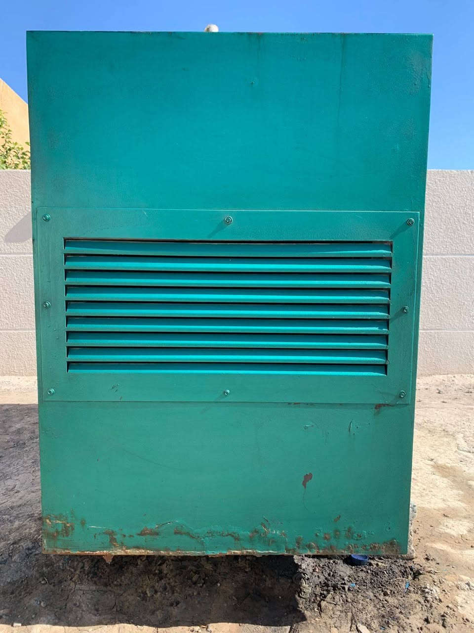 سلام عليكم  كاتم جديد كلش لون اخضر مثل ماا مبين بل صورة الكاتم جديد كلش داخل جديد  داخلة لون ازرك الطول 2مترتين 40 والعرض مترة 1 و30 السعر يم صاحبة  استفسال اكثر اتصل علة هاذ الرقم‏ صاحبة  (‪***********‬‏)
