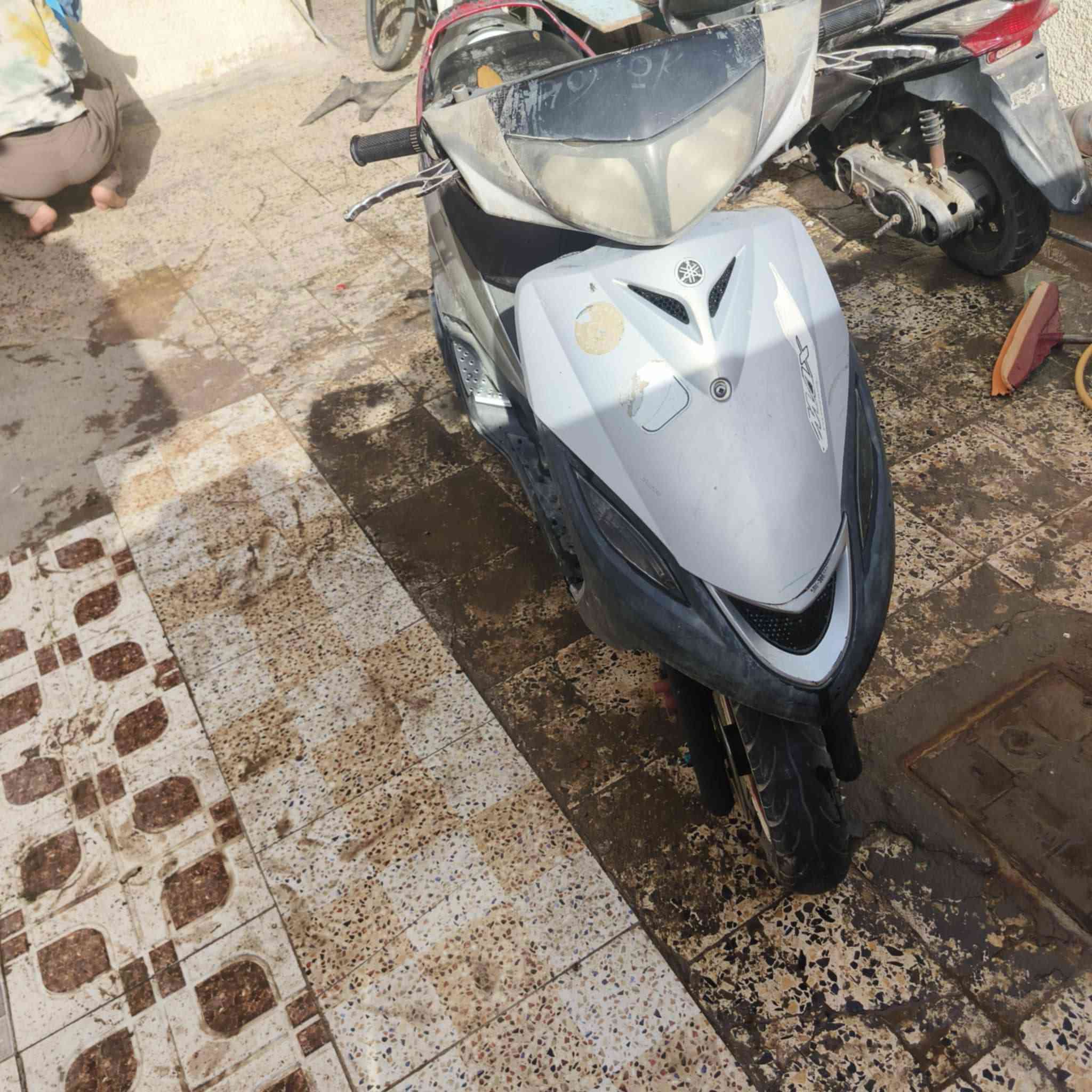 دراجه للبيع محرك قايم ما يشتغل عوزها محرك وقيم واخت بما يرضي الله***********
