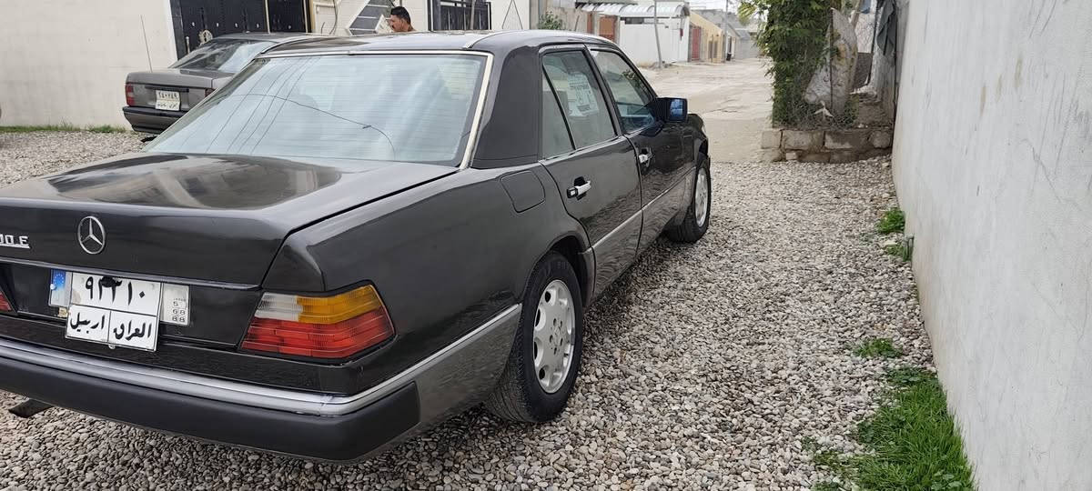 السلام عليكم مارسيدس دب للبيع موديل 1991 رقم اربيل شرط تحويل وغرامات محرك بطه 2ونص VVTT
كشنات جلد 
 شاشه كاميرااا
 مال جناي
السعر 49 وبيهه مجال قليل فقط للشراي
للتواصل العنوان كلار. ***********
