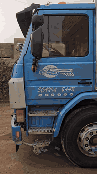 السلام عليكم ورحمة الله وبركاته 
سكانيا دنكر ماء فطيمه موديل ٩١ 
بم ونوزل مكينه وكير ٥×٥ وشاصي مكفولات رقم بصره إنجليزي، ،،
السعر  ١٧٥ ورقه وبيها مجال...
***********  واتساب
