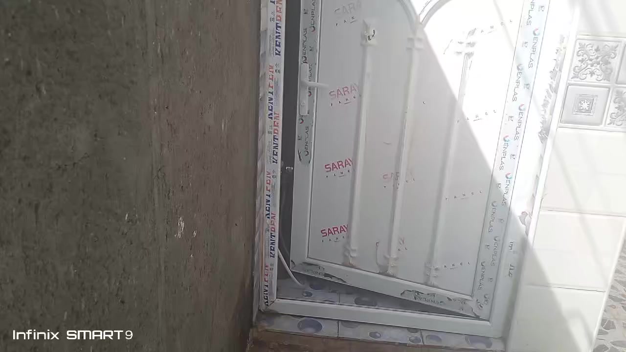 سلام عليكم عندي بيت مراوس مكان اي صيطر براهيمي بيت جديده جاهزة مكان دخانيه طابقين مساحه 120 قريب عله شراع مدرسه عنه شارع 250 متر عمود 213 سعر يجي خاص بيت طابوك فول بيه اثاث كو عله شروط***********
