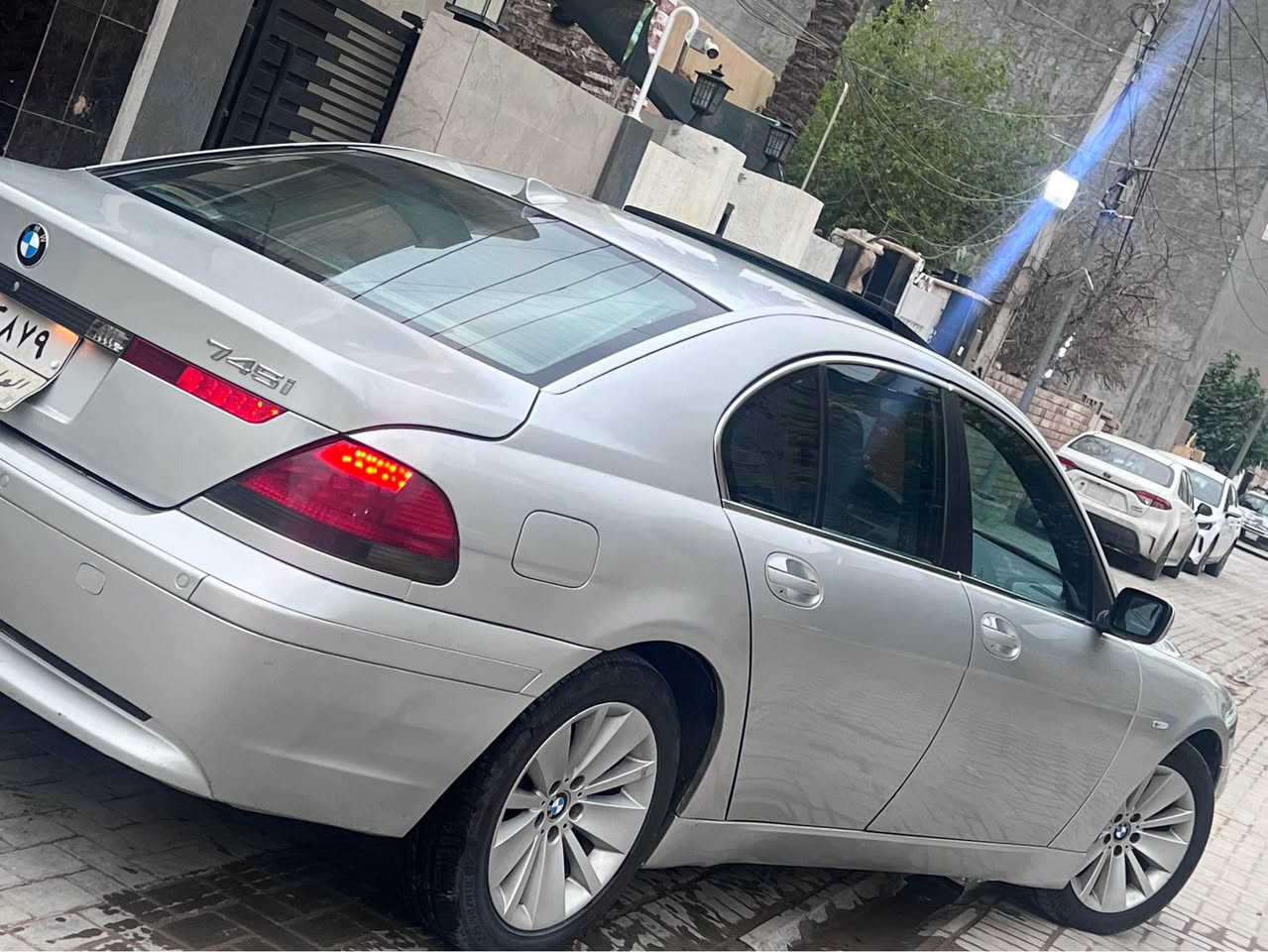 للبيع او مرواس بي ام باخره 2002(745i)محرك 8)فول 1/1))بيها صبغ حزام))*********** أربيل, العراق
