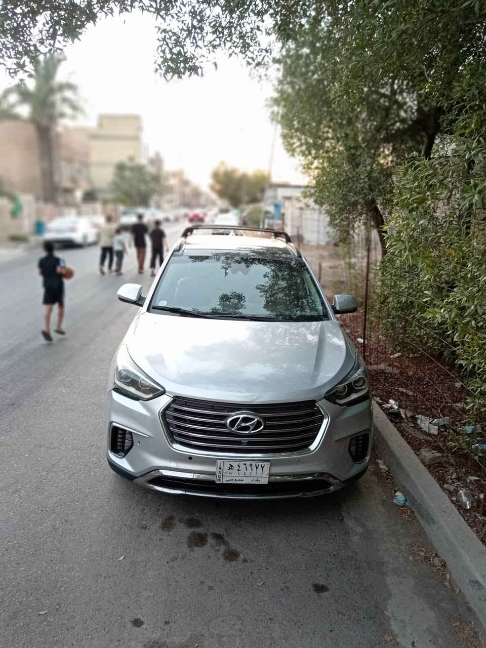 هونداي سنتافيا كراند ٢٠١٨ فول أعلى فئه خمس كامرات بصمه تشغيل وأبواب وجنطه كهرباء جلد وكشنات كهرباء مري شفط بنوراما طگتين سته سلندر ٧ راكب ثلاث قطع تبريد لايت زنون وبگلايت لد سايد بريك دكمه حتى بيها ميزه اي سي تبريد ١١٠ فولت يعني بسفر تخلي سيار كهرباء وسياره طافيه وشغل تبريد عل كهرباء فول للأخير حادثه جاملغ وبيبان ثنين يعني صفحه ماعدا جاملغ الخلفي نصه موحدين لون وياه سونر بل منشور سياره جاهزه فلس ماتصرف عليها سعرها ١٢٧ وبيها مجال بسيط للاستفسار *********** مكان بغداد
