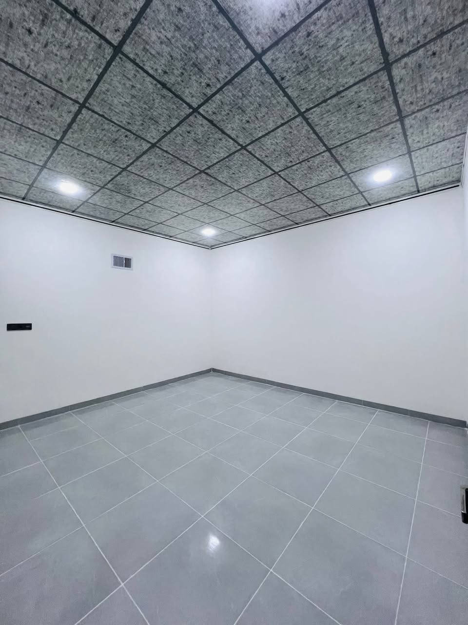 للبيع
#عقارات_مملكة_الخير 
دار  للبيع على شارع 12 متر  
 في حي الفلاح الثانية خلف المرور   
المساحة 100 متر     
 سند  طابو سكني ملك صرف  
 
لطلب السعر اضف تم 
*********** 
***********‏‪
او مراجعة مكتب مملكة الخير للعقار الكائن في سايدين  البحرين قرب قاعة الفخامة للاعراس
