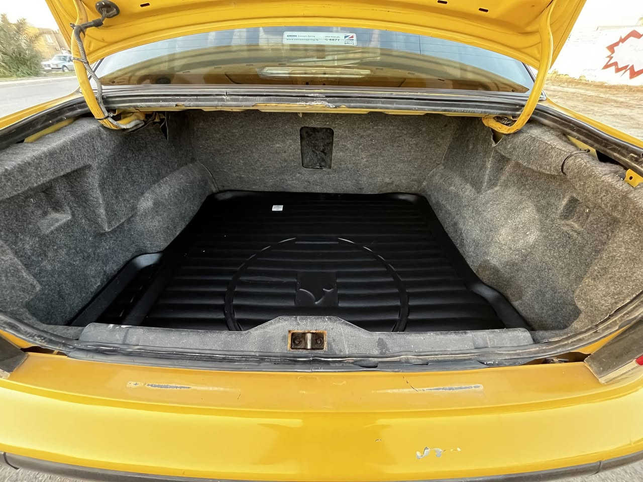 سمند موديل 2011 سيارة حلوه وجاهزه سنويه منتهيه مصفر هيه وغرامات سعر 34 وبيه مجال رقم ميسان مكان ميسان مكان دفاس ***********
