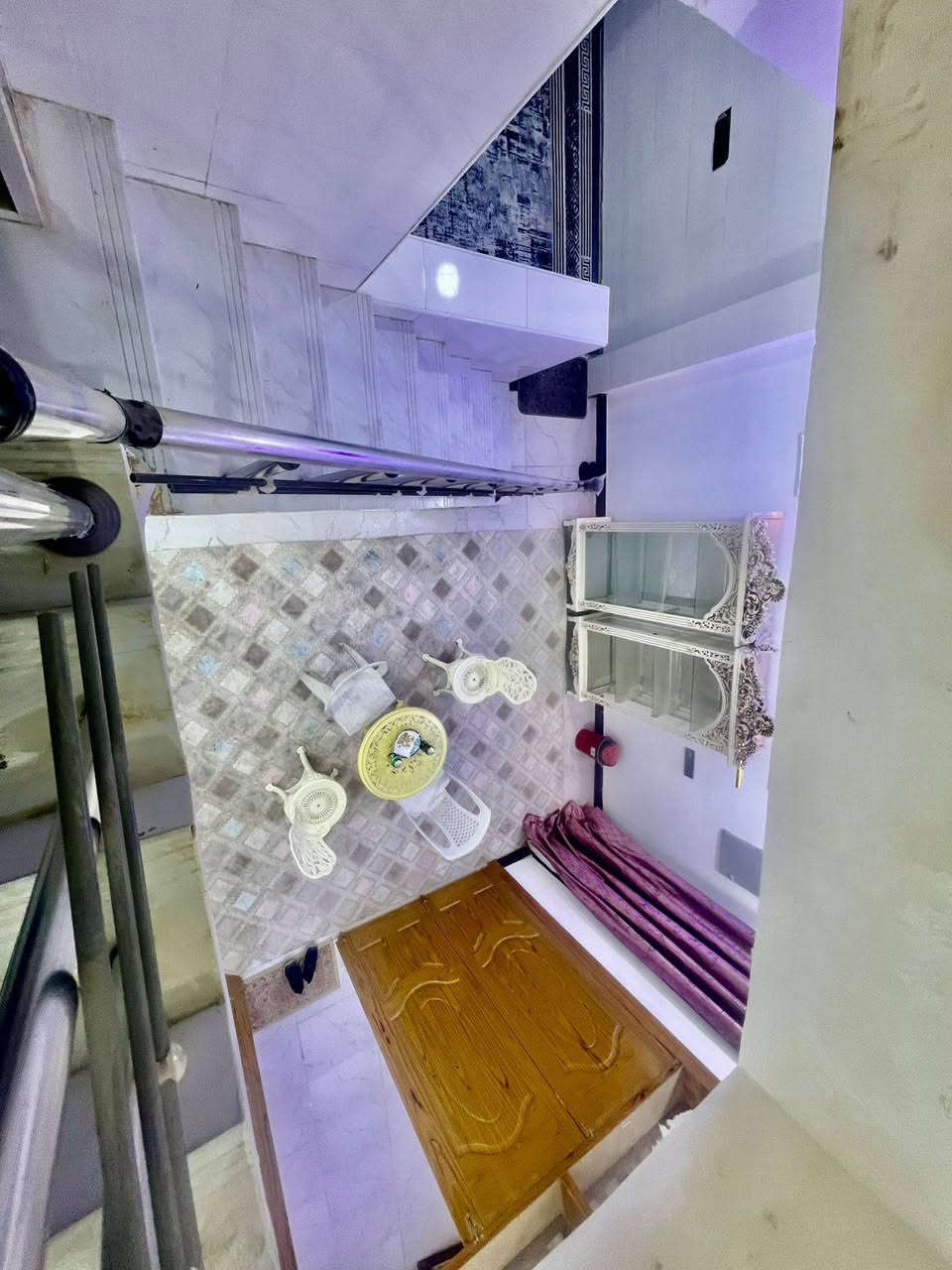 #يعلن_مكتب_ألسنتر_بملحق قرية الغدير بشارع 7سنتر***********

#__مساحه_لبيت_100متر_  كامل معايزه شيء بناء حديث درجه اوله
عنوان البيت)  ملحق قرية الغدير بسايدين لجدد بشارع 7سنتر 

#بيت_طابو_زراعي_سند25((((سعر لبيت خاص وتدلل))))

بناء حديث
غير مسكون
بناء ممتاز جدا 

 تفاصيل لبيت يحتوي لبيت على+ غرفه +صاله +ستقبال +مطبخ +صحيات بلداخل وصحيات بلخارج 

***********وتساب النجف, العراق
