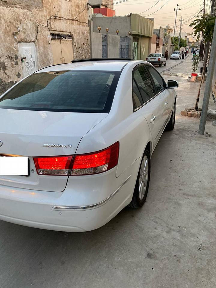 سوناتا خليجي موديل 2009 شركة (القاصد)يعني
فول فول مواصفات...
محرك حجم (2400)نضام واحد
سقف سلايت
كشنات(جلد+كهربائي+تدفئه)
داخل فورميكا 
برده خلفيه بلاد
حساسات خلفيه بلاد
فول ايرباك عدد (١٢)
تبريد لمس(بيانو)
USB
AUX
ABS
تحكم ستيرن فول
تحديد سرعه
لايت اوتو 
مرآة عاكسه
تحكم ضوء (دشبول+لايتات)
يدات والترايش والدعاميات نيكل
ويل حجم (17)عدد (5)
تبريد الأفلنجات اوتوماتيكيا في حالة الأحماء
بعد بيهة مواصفات حلوة
(رقم + سنويه)جديدة
محرك والكير شرط
تبريد ثلج
السنويه بأسمي والسياره حاليا باربيل 
السعر (120)بيهة مجال بسيط للشراي
للأستفسار ع الرقم واتساپ***********
السيارة اني مطلعهة من الشركة زيرو وحاليا بيهة ثلاث قطع صبغ+نص باب حتى يضيع صبغ الچاملغ
حادثهة خفيف ايرباك ماطاگ أربيل, العراق
