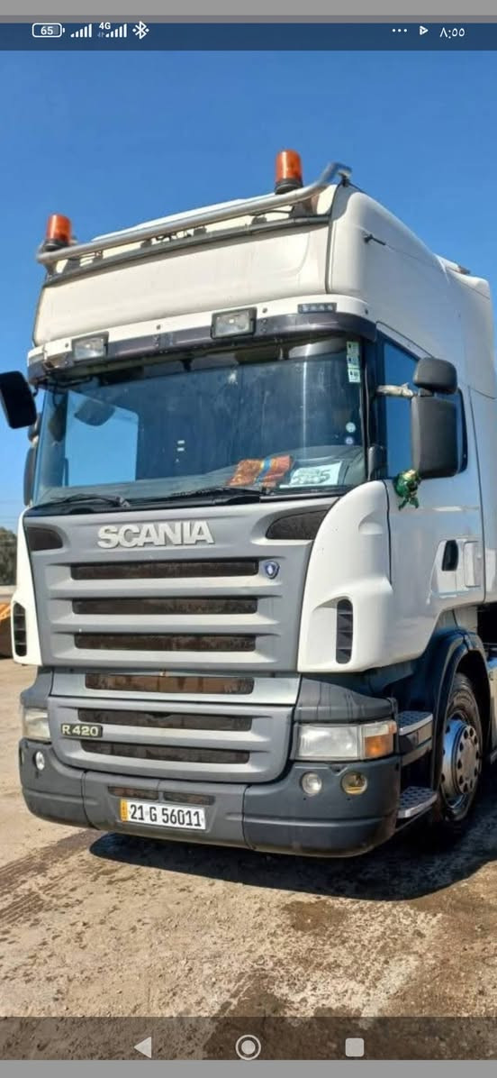 سلام عليكم سكانيا للبيع موديل 2007رقم نكليزي جديد هزه جديده بسمي تحويل ثاني يوم محرك 420تبخر بدون تنقيص كير عادي 1000 ثلاجه تبريد رتايدر صوبه تتفه كله شغال عربانه اوربيه مرسمه وراها تخم تاير راس وعربانه كاعيه خشب تايرات عله 11عربانه جوبلس العنوان بابل فضاء القاسم ***********
