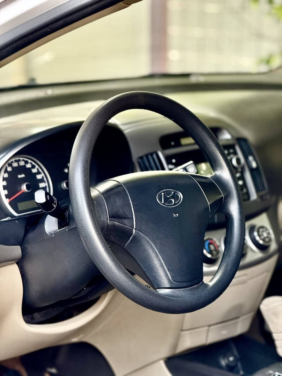 السلام عليكم النترا 2011 فول مواصفات مكفوله كفاله عامه عدا دعاميات مصبوغه ماشيه 110 الف 
السعر 127 وبيه مجال للستفسار الاتصال ***********
