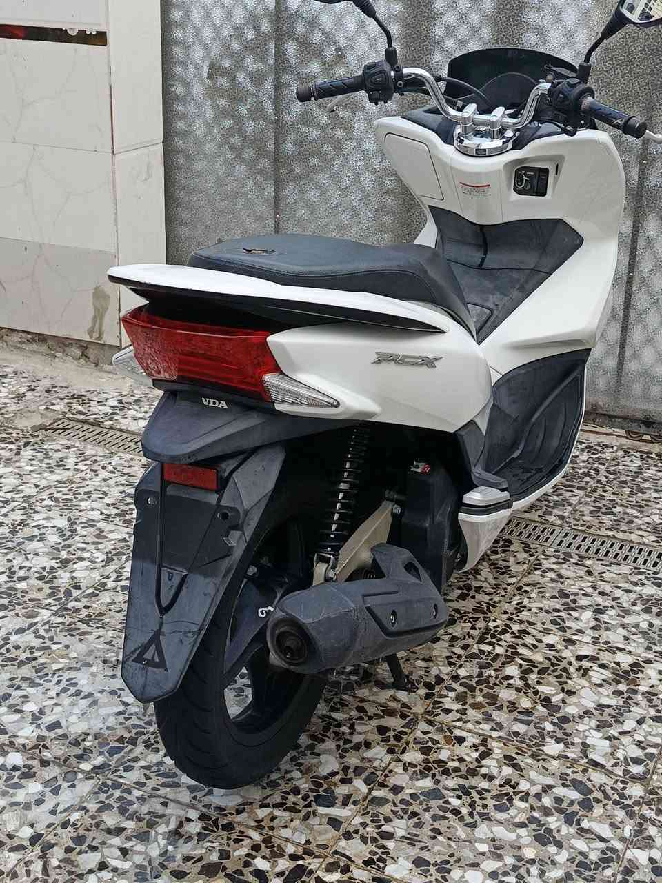 سلام عليكم بي سي اكس جيل الثاني
جي اف ياباني مكفولة كفاله عامه ماشيه 34 الف 
حساس زدحام ستان حساس لون أبيض صدفي
فول نضافه معدل شلعه خير من الله 
سكن بغداد حي النصر    ***********
