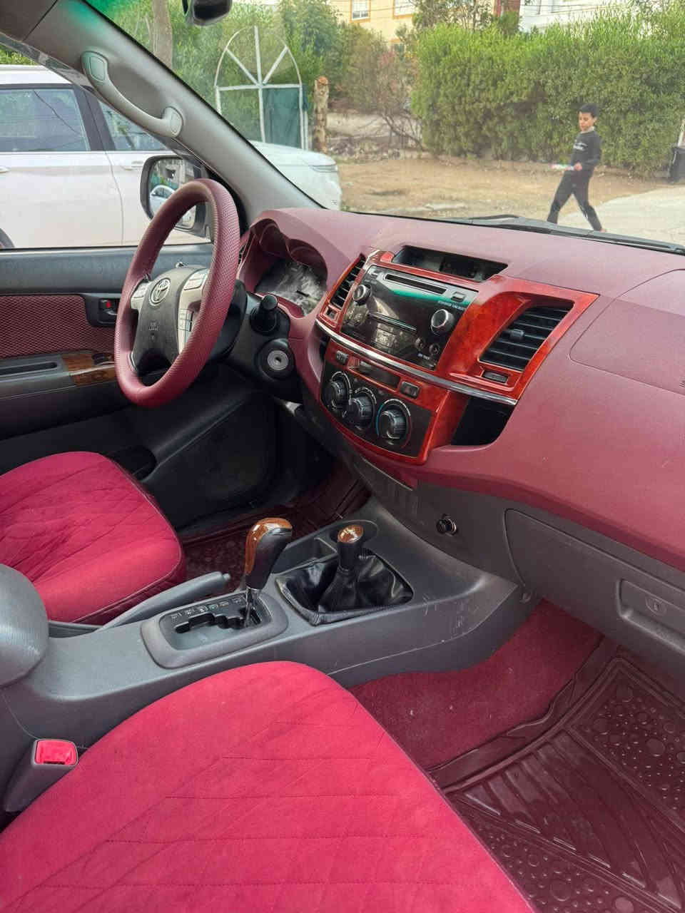 تویتا هایلوکس 2014 اوتوماتیك فورویل 
گیر محرك کفالە رەقم سنەویە مجدد 2030
حدادیە جدید تخم تایرات جدید تحویل او وکالە شرط مكان سيارة بكلار صونةر موجود بصورة 
سعر 220 بيمجال ليطيبين ***********
