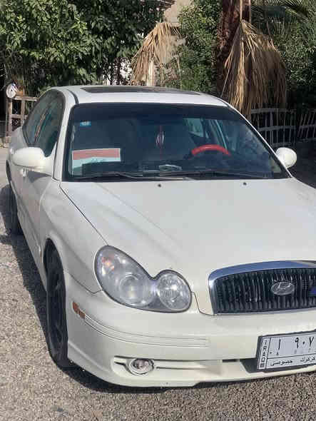 السلام عليكم ورحمة الله وبركاته 
البيع نقد فقط 
سوناته وارد امريكي 
2005
بيها قطعتين بل خارج 
فول موصفات 
كير محرك كفاله 
‏تدفئة تبريد
تخم تاير جديد 
لايتات جديده 
لايتات زنون 
باتري جديد 
كهربايات كلها شغاله 
فتحت سقف 
‎4جوم كهرباء 
شاشه اندريد 
السياره جاهزه 
السعر 57$
التواصل ***********
مصبوغه عام جماليه عندي 
صور قبل الصبغ
مكاني بيجي
