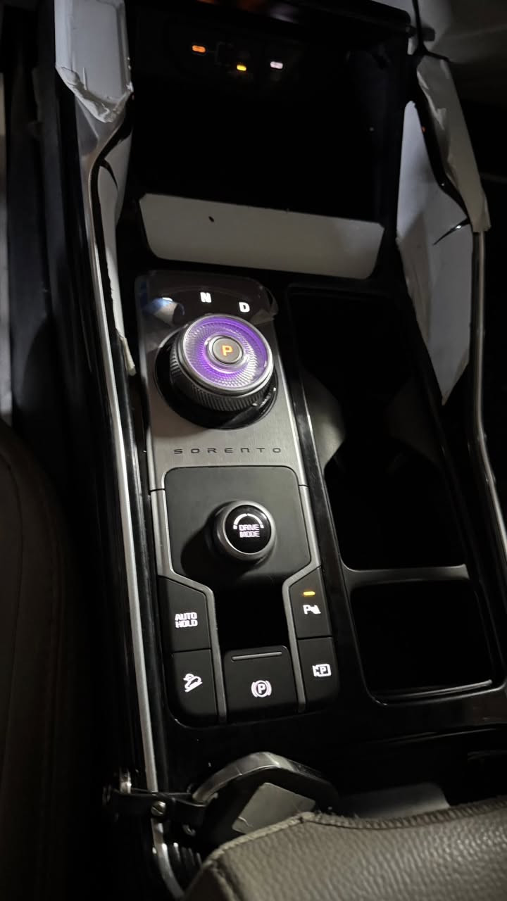 سلام عليكم سورنتو 2024 مال شركه الدولية ام الضمان
فول ماعده الدفع الرباعي وال5 كامرات 
مكفوله كفاله عامه من الصبغ والبارد والرصعه والطخه  
ماشيه 35 الف نظيفه جداً 
السعر 336 وبيها مجال 
المكان بغداد حي الجهاد 
***********
