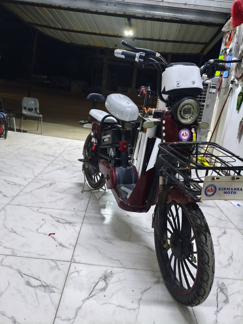 بايسكل ابو الشحن للبيع قفل ب 300,000 والضرر هذا جو السكون ***********
