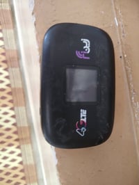 لبيع روتر زين سعر 15 شغال 07503797835