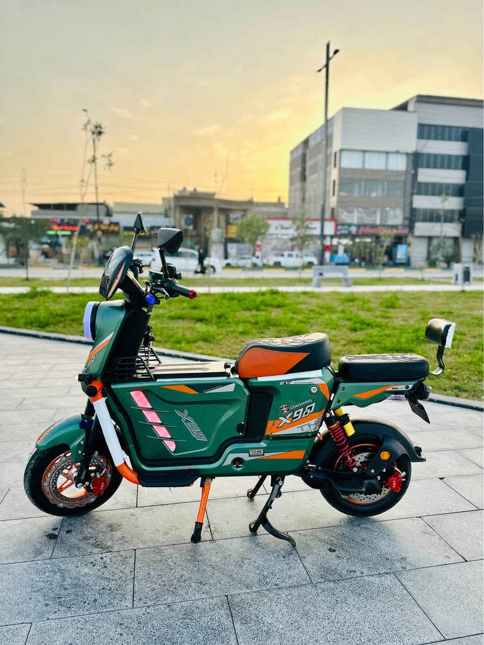 دراجه x900 للبيع بطارية ليثيوم 
2025 
اللون زيتوني
بيه درع صفحتين 
الدراجه جديده كلش حلوه ونضيفه 
تقريبن صارلة  3اشهر من اشتريتهه
وماطلع بيهه من البيت للمدرسه 
للمراوس عادي بس كون تعجبني 
تحتوي على بصمتين  
 السرعه الحقيقي75
شلعه قويه كلشش 
الدراجه حلوه وسريعه ومكفوله من كلشي 
 من الشخوط الضربه القويه
🔴ملاحضة 
:البطارية ليثيوم سعرهه 375 وبيهه وصل ضمان سنتين من الوكاله
وموجود وصل شراء و وصل ضمان سنتين من لوكاله يعني سنتين تمشي بيه مطمأن 
مشتريهه ب900 الف 
ورايدهه  750 الف وبيهه مجال للشراي
 
العنوان : البصرة ياسين خريبط 
الرقم : *********** البصرة, العراق
