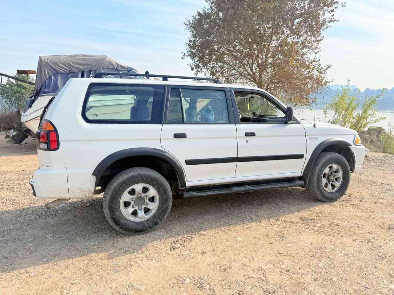 السلام عليكم سيارة ميتسوبيشي نتيفيا مونتيرو 2002 رقم اربيل باسمي هزة وبراد وسنوية جدد 
محرك 3.5 كير تو ويل 2wl وارد امريكي حادثها جاملغ الايسر بارد سعر السيارة 82 
العنوان بغداد 
رقم الهاتف *********** بغداد, العراق
