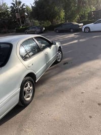 نيسان سام سونك • ١٦٠٠ • رشات صبغ
