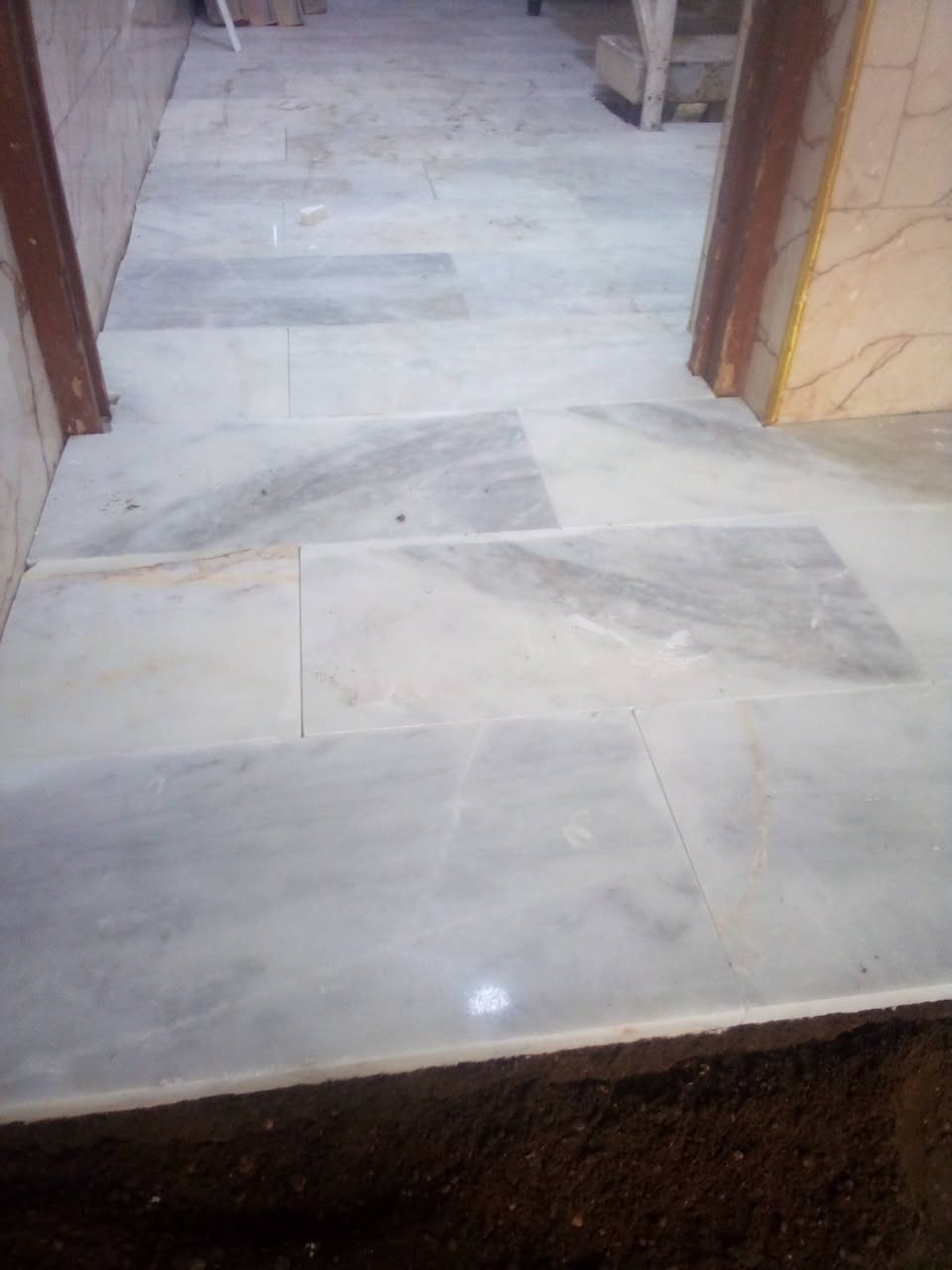 ***********
خلفه كاشي
