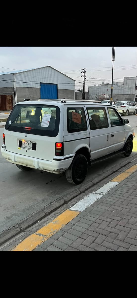 كرسلر ٧راكب رقم كركوك مشروع سنوية مو ساقط دفتر بنزين موجود محرك كامري سيارة مصبوغة لجمالية داخل سيارة دوشمة جديد كهربائي كلة شغال منظومة تبريد كلة موجود بس ماعرف ليش ميشتغل تاير و باترى جديد صدر جديد سيارة بدون نقص 
للبيع او مراوسة حسب قناعة 
سعر ٤٠ و مجال 
عنوان كركوك شوراو 
***********واتس 
*********** كركوك, العراق
