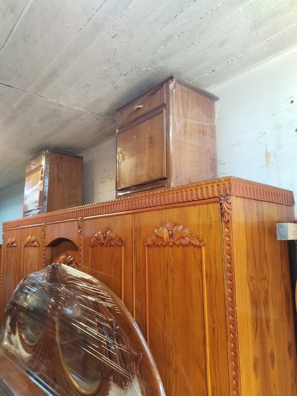 غرفه 5باب حيل حلوه شغل ثقيل ونضيفه السعر 525
***********
***********
