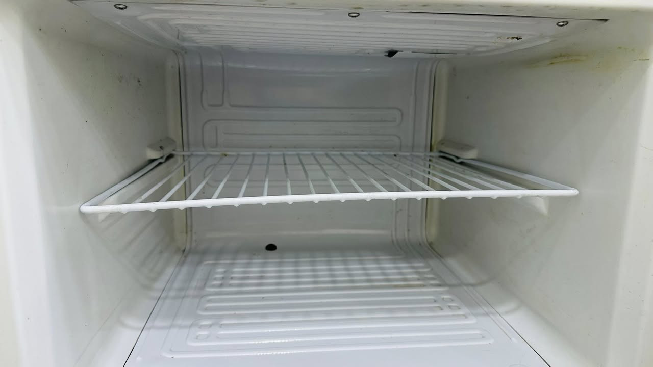 ثلاجه للبيع نضيفه استعمال  قليل          سعر 125 بغداد لبلديات


**إذا كنت صاحب هذا الإعلان وتريد حذفه لأي سبب، رجاءا أرسل رسالة إلى الدعم الفني**