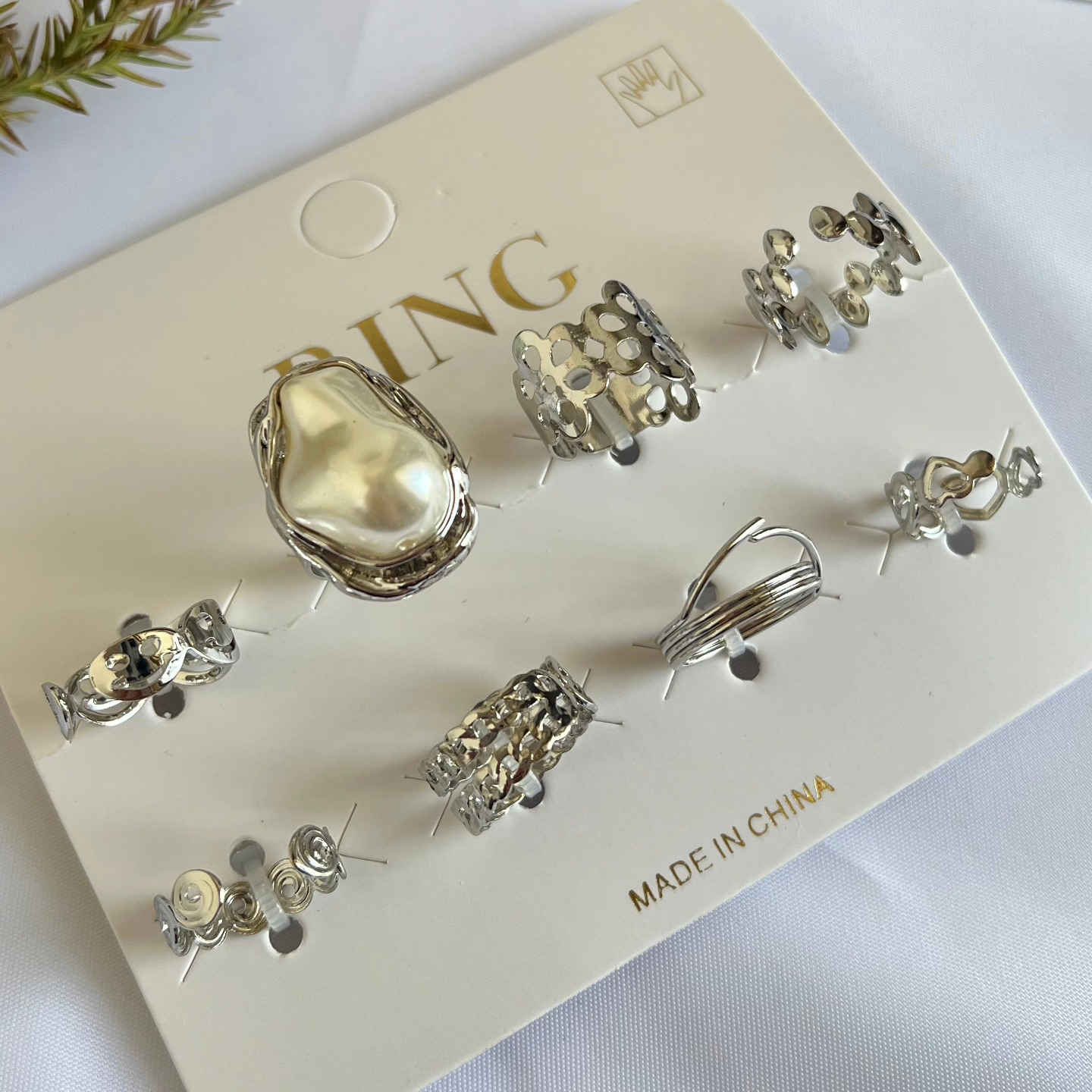 ⁨ محابس اطراف ستانلس ستیل جودة عالية جداً ✨ 
- السعر : 4 و 5 الاف فقط 
- التوصيل متوفر لكل المحافظات 
- خصم %10 على الطلب القادم 
- للطلب أو الاستفسار مراسلة الصفحة⁩ 🤍✨


**إذا كنت صاحب هذا الإعلان وتريد حذفه لأي سبب، رجاءا أرسل رسالة إلى الدعم الفني**